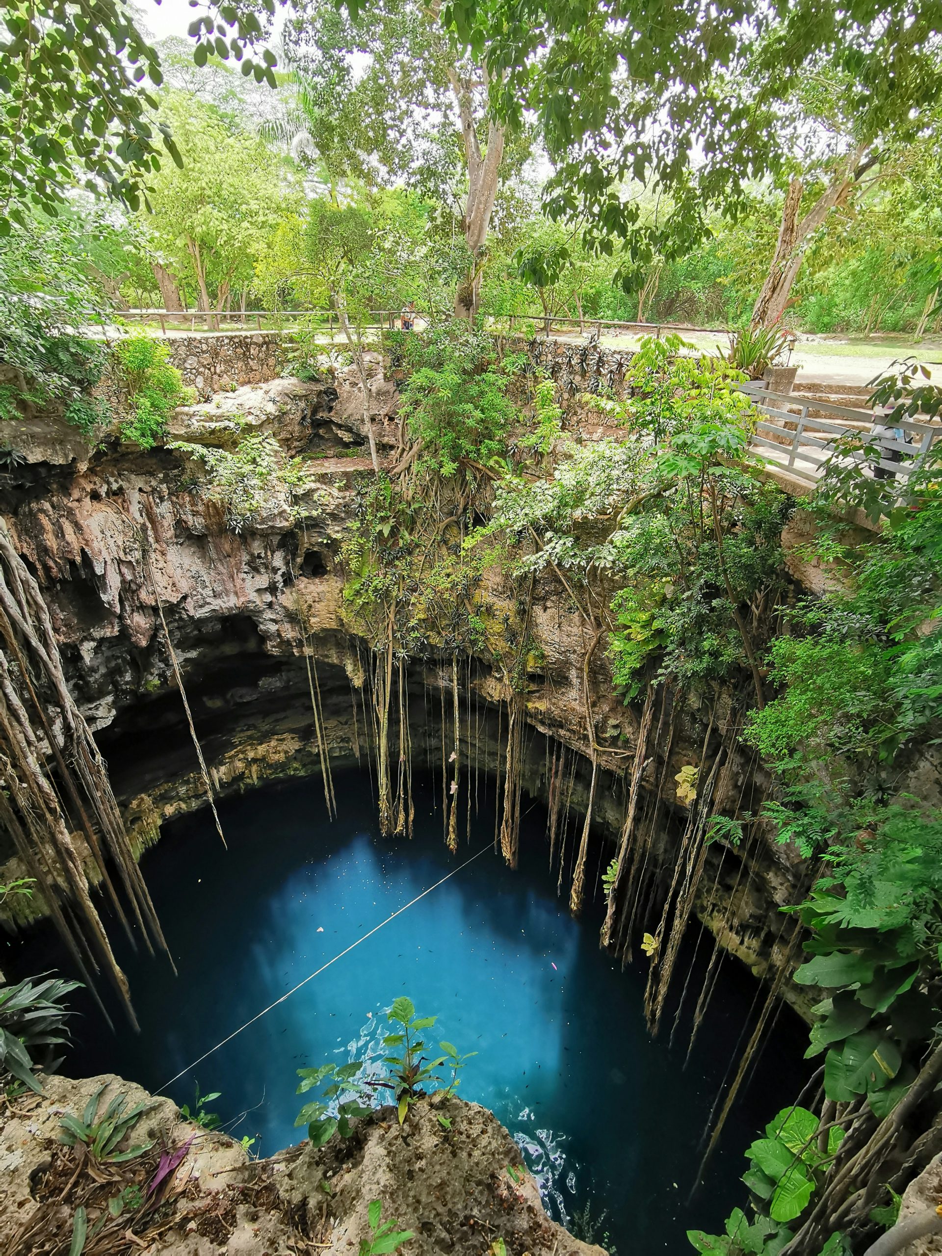 visita los cenotes en mexico. viajes de novio a medida